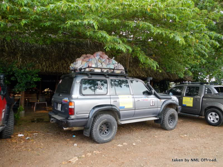 Hình ảnh OS Offroad cùng chia sẽ khó khăn cùng học sinh nghèo hiếu học bản mông