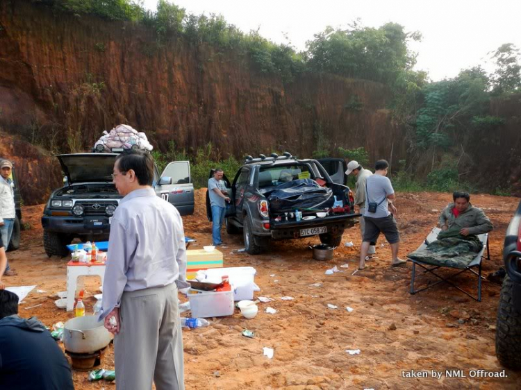 Hình ảnh OS Offroad cùng chia sẽ khó khăn cùng học sinh nghèo hiếu học bản mông