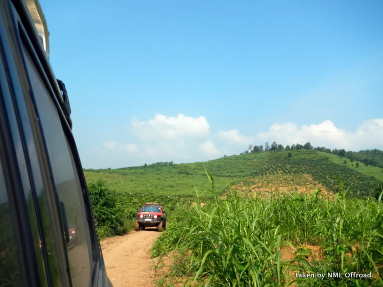 Hình ảnh OS Offroad cùng chia sẽ khó khăn cùng học sinh nghèo hiếu học bản mông