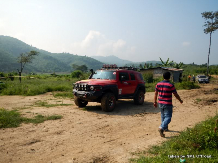 Hình ảnh OS Offroad cùng chia sẽ khó khăn cùng học sinh nghèo hiếu học bản mông