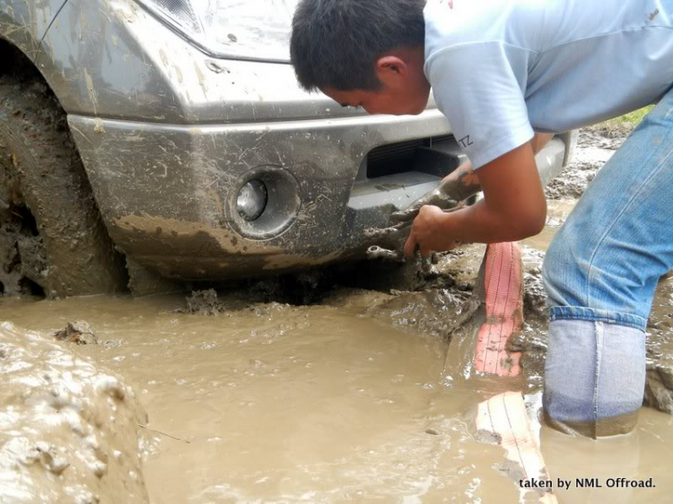 Hình ảnh OS Offroad cùng chia sẽ khó khăn cùng học sinh nghèo hiếu học bản mông