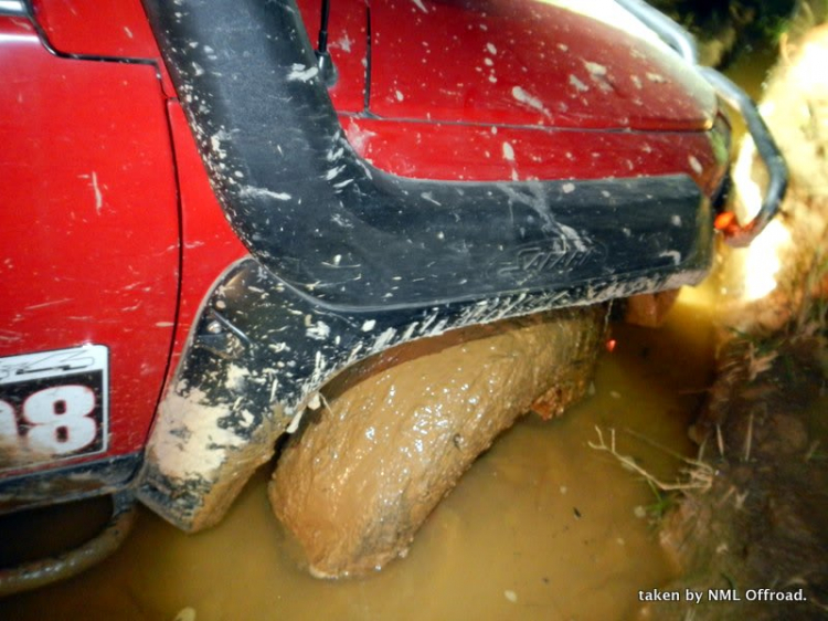 Hình ảnh OS Offroad cùng chia sẽ khó khăn cùng học sinh nghèo hiếu học bản mông