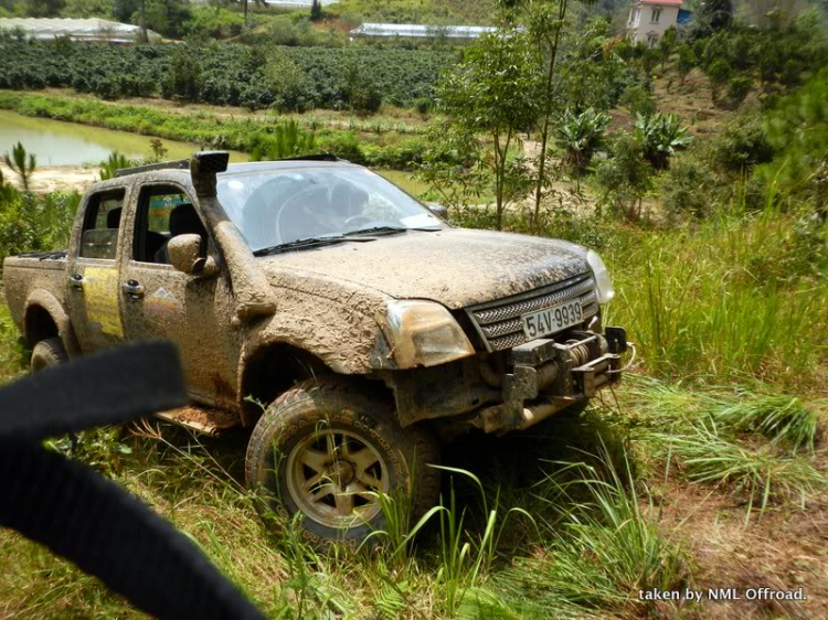 Hình ảnh OS Offroad cùng chia sẽ khó khăn cùng học sinh nghèo hiếu học bản mông