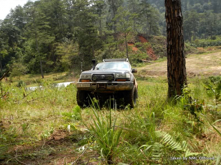 Hình ảnh OS Offroad cùng chia sẽ khó khăn cùng học sinh nghèo hiếu học bản mông