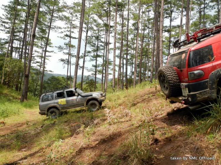 Hình ảnh OS Offroad cùng chia sẽ khó khăn cùng học sinh nghèo hiếu học bản mông