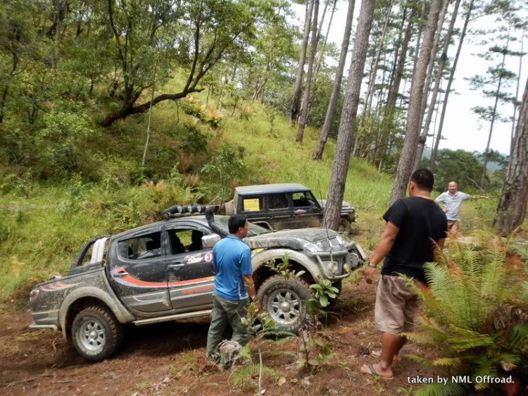 Hình ảnh OS Offroad cùng chia sẽ khó khăn cùng học sinh nghèo hiếu học bản mông