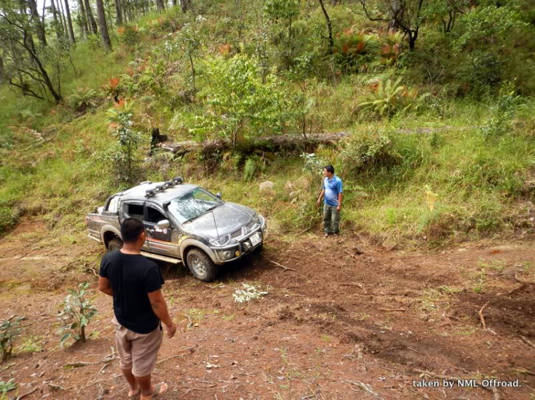 Hình ảnh OS Offroad cùng chia sẽ khó khăn cùng học sinh nghèo hiếu học bản mông