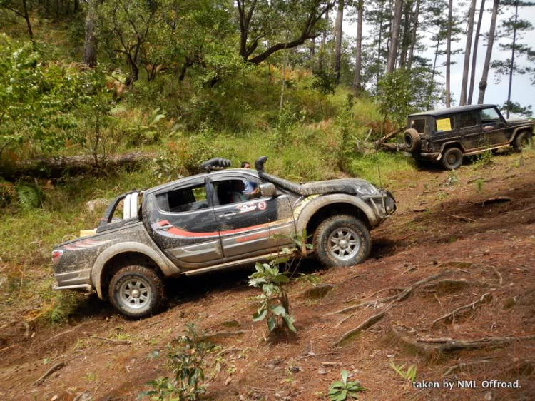 Hình ảnh OS Offroad cùng chia sẽ khó khăn cùng học sinh nghèo hiếu học bản mông