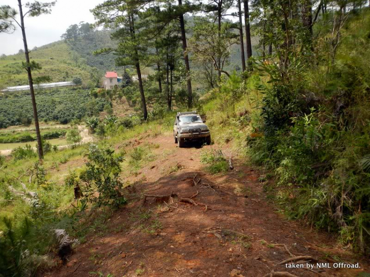 Hình ảnh OS Offroad cùng chia sẽ khó khăn cùng học sinh nghèo hiếu học bản mông