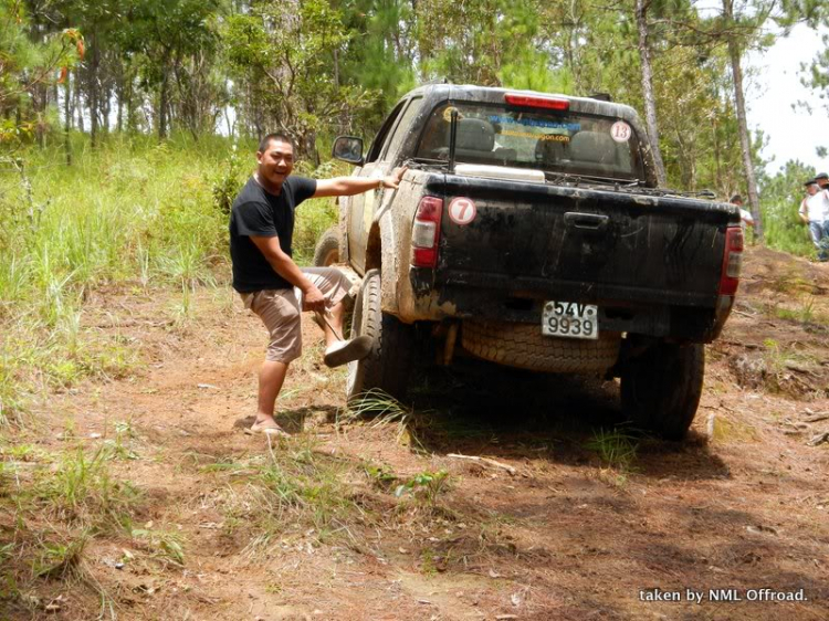 Hình ảnh OS Offroad cùng chia sẽ khó khăn cùng học sinh nghèo hiếu học bản mông