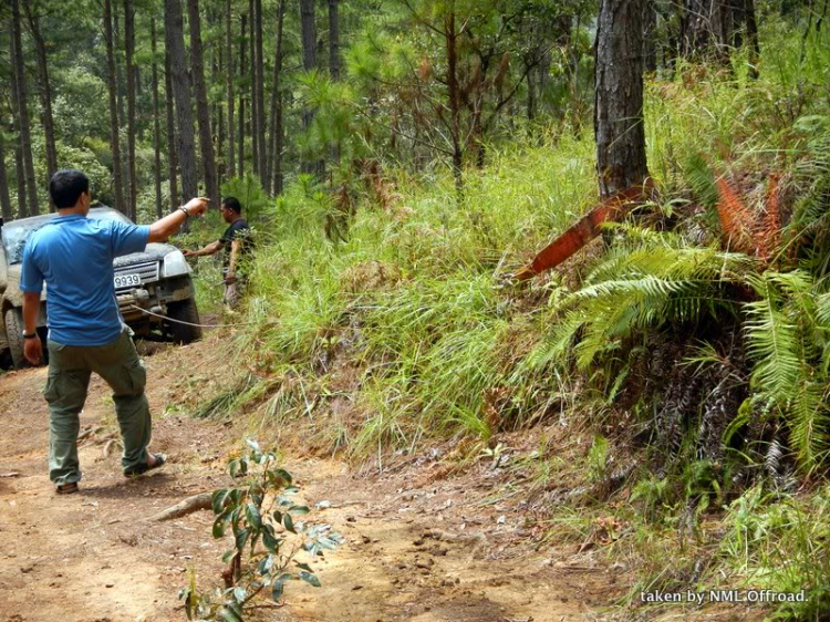 Hình ảnh OS Offroad cùng chia sẽ khó khăn cùng học sinh nghèo hiếu học bản mông