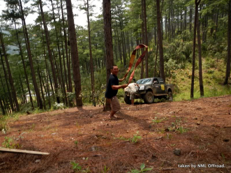 Hình ảnh OS Offroad cùng chia sẽ khó khăn cùng học sinh nghèo hiếu học bản mông