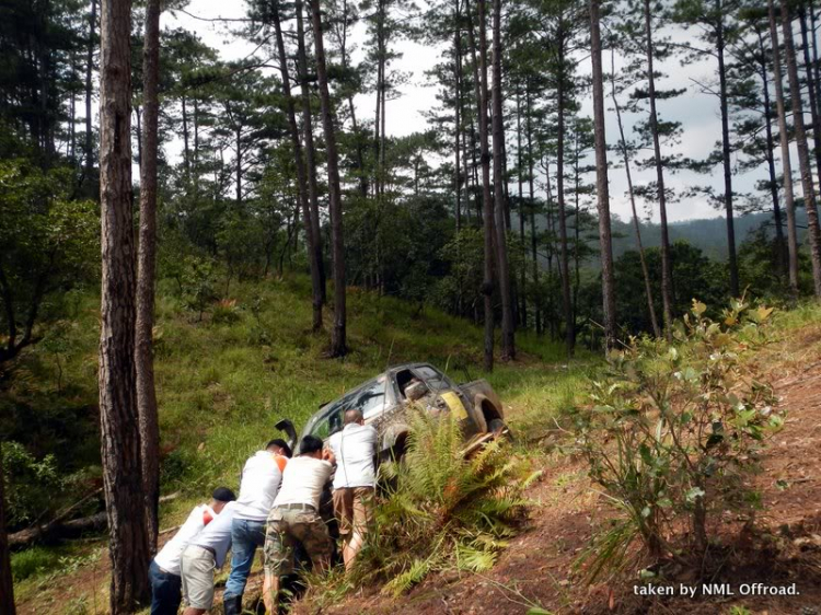 Hình ảnh OS Offroad cùng chia sẽ khó khăn cùng học sinh nghèo hiếu học bản mông