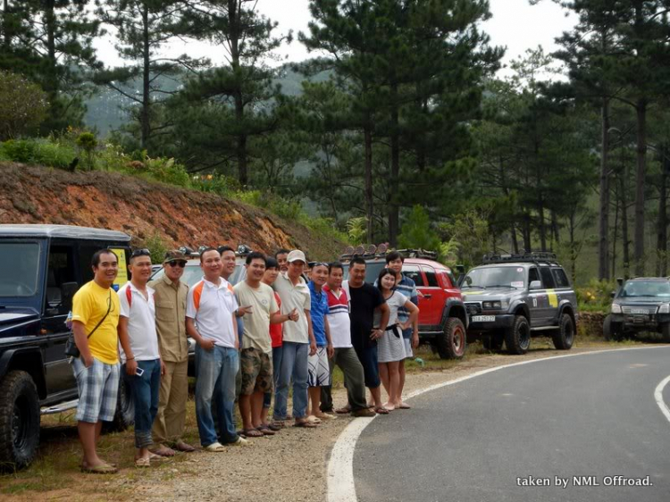 Hình ảnh OS Offroad cùng chia sẽ khó khăn cùng học sinh nghèo hiếu học bản mông