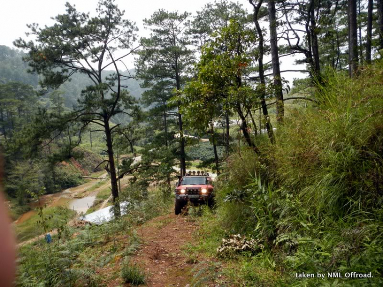 Hình ảnh OS Offroad cùng chia sẽ khó khăn cùng học sinh nghèo hiếu học bản mông