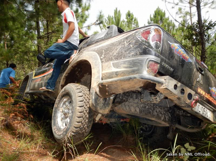 Hình ảnh OS Offroad cùng chia sẽ khó khăn cùng học sinh nghèo hiếu học bản mông