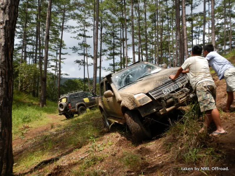 Hình ảnh OS Offroad cùng chia sẽ khó khăn cùng học sinh nghèo hiếu học bản mông