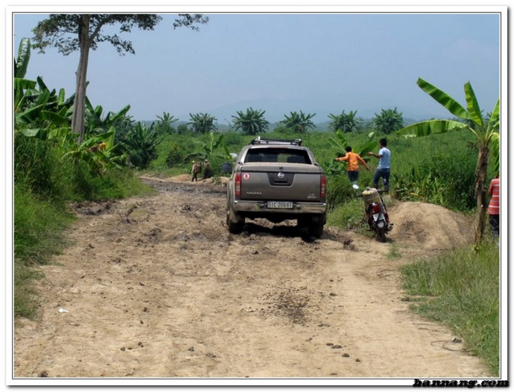 Hình ảnh OS Offroad cùng chia sẽ khó khăn cùng học sinh nghèo hiếu học bản mông