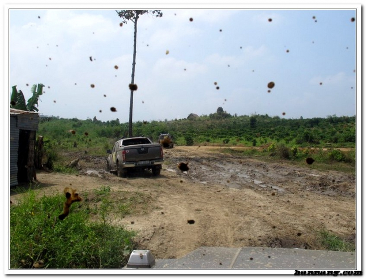 Hình ảnh OS Offroad cùng chia sẽ khó khăn cùng học sinh nghèo hiếu học bản mông