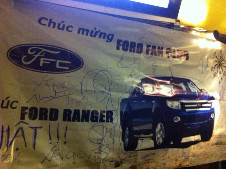Rượu Champagne để làm gì mấy bác, khi Phan Tèo đoạt giải Ford Ranger???? Khà Khà