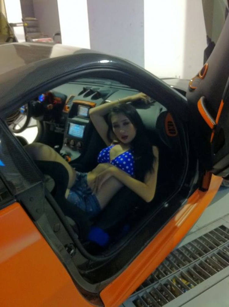 350Z Full Carbon Veilside Bodykits in D1 Workshop 350Z Full Carbon Veilside Bodykits in D1 Workshop