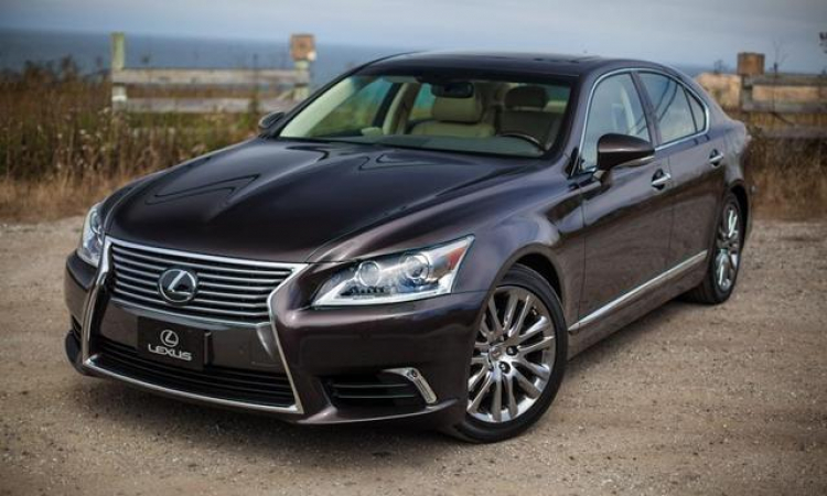 Lexus LS 2013 xuất hiện bất ngờ