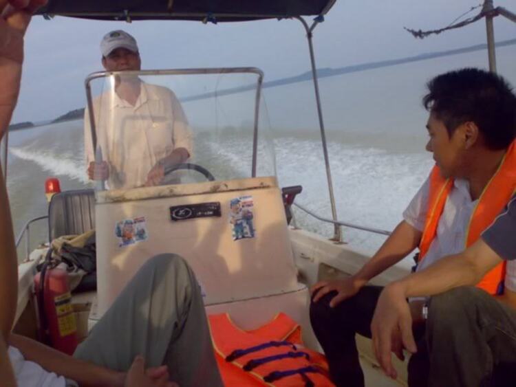 Ra mắt thớt gặp mặt giao lưu anh em chuyện ngoài lề. Ra mắt thớt gặp mặt giao lưu anh em chuyện ngoài lề.