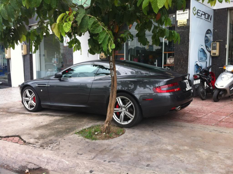 Xe James Bond - Aston Martin DB9 2009 tại Sài Gòn!