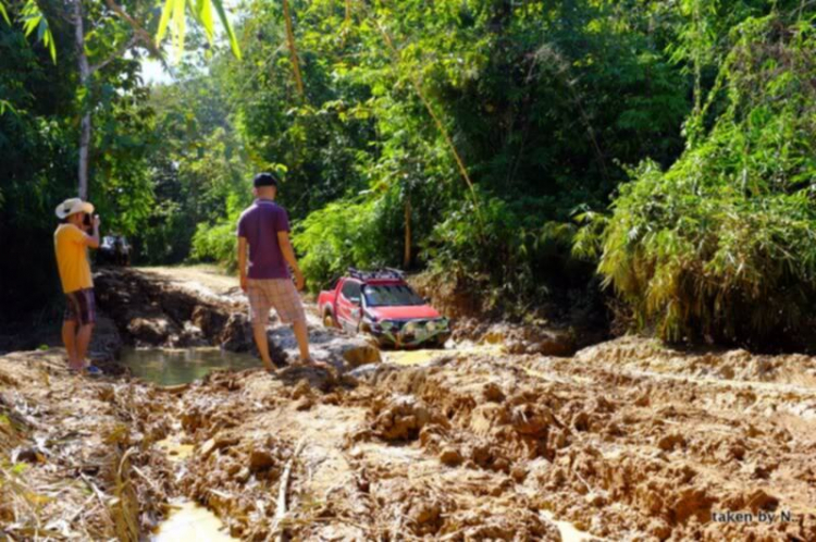 Hình ảnh từ cổ động viên tham dự giải đua xe ô tô địa hình Sài Gòn -SAT 2012