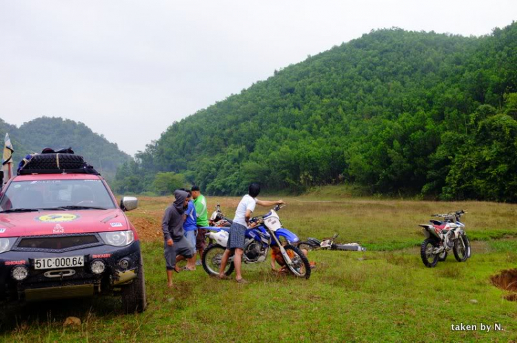 Hình ảnh từ cổ động viên tham dự giải đua xe ô tô địa hình Sài Gòn -SAT 2012 Hình ảnh từ cổ động viên tham dự giải đua xe ô tô địa hình Sài Gòn -SAT 2012