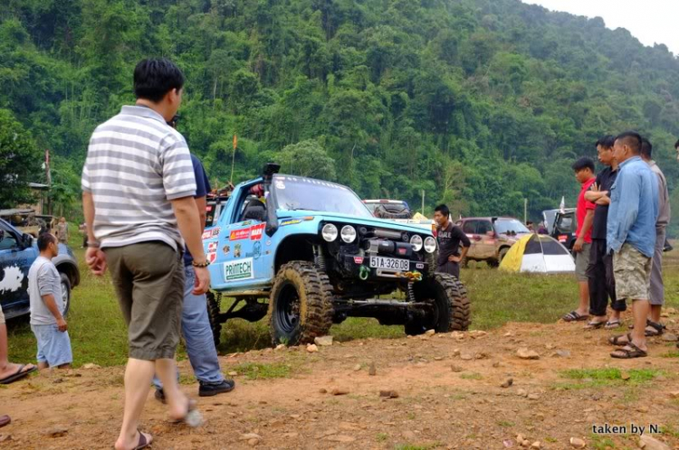 Hình ảnh từ cổ động viên tham dự giải đua xe ô tô địa hình Sài Gòn -SAT 2012 Hình ảnh từ cổ động viên tham dự giải đua xe ô tô địa hình Sài Gòn -SAT 2012