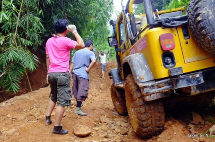 Hình ảnh từ cổ động viên tham dự giải đua xe ô tô địa hình Sài Gòn -SAT 2012