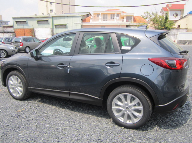 Mazda CX5 đã về Mazda Phú Mỹ Hưng (Update lô mới 11/10/2012 với màu Đen huyền bí).:D