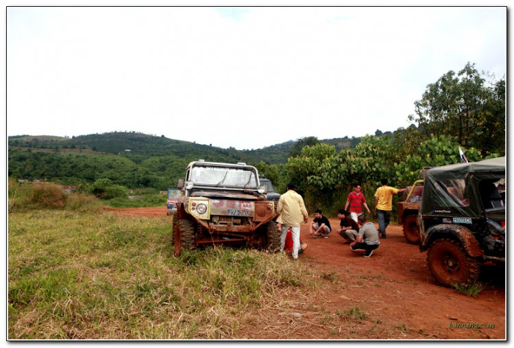 Hình ảnh từ cổ động viên tham dự giải đua xe ô tô địa hình Sài Gòn -SAT 2012 Hình ảnh từ cổ động viên tham dự giải đua xe ô tô địa hình Sài Gòn -SAT 2012
