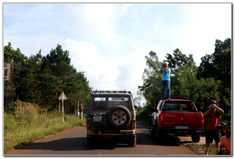 Hình ảnh từ cổ động viên tham dự giải đua xe ô tô địa hình Sài Gòn -SAT 2012