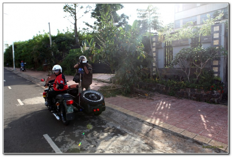 Hình ảnh từ cổ động viên tham dự giải đua xe ô tô địa hình Sài Gòn -SAT 2012 Hình ảnh từ cổ động viên tham dự giải đua xe ô tô địa hình Sài Gòn -SAT 2012