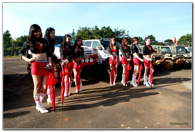 Hình ảnh từ cổ động viên tham dự giải đua xe ô tô địa hình Sài Gòn -SAT 2012 Hình ảnh từ cổ động viên tham dự giải đua xe ô tô địa hình Sài Gòn -SAT 2012