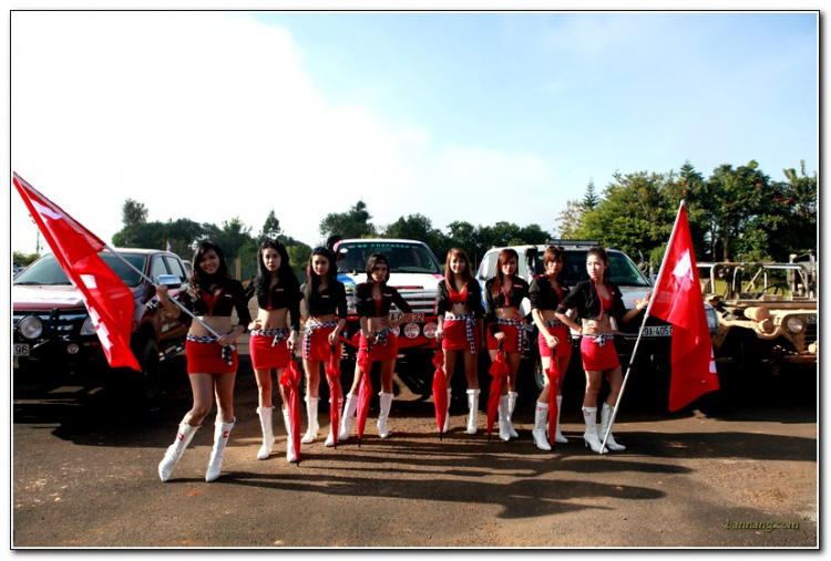Hình ảnh từ cổ động viên tham dự giải đua xe ô tô địa hình Sài Gòn -SAT 2012 Hình ảnh từ cổ động viên tham dự giải đua xe ô tô địa hình Sài Gòn -SAT 2012