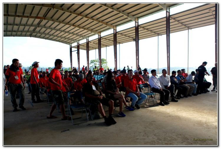 Hình ảnh từ cổ động viên tham dự giải đua xe ô tô địa hình Sài Gòn -SAT 2012 Hình ảnh từ cổ động viên tham dự giải đua xe ô tô địa hình Sài Gòn -SAT 2012