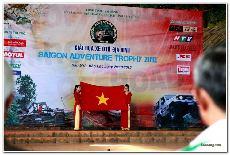 Hình ảnh từ cổ động viên tham dự giải đua xe ô tô địa hình Sài Gòn -SAT 2012 Hình ảnh từ cổ động viên tham dự giải đua xe ô tô địa hình Sài Gòn -SAT 2012