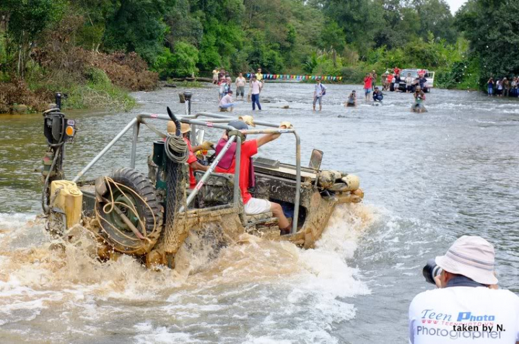 Hình ảnh từ cổ động viên tham dự giải đua xe ô tô địa hình Sài Gòn -SAT 2012