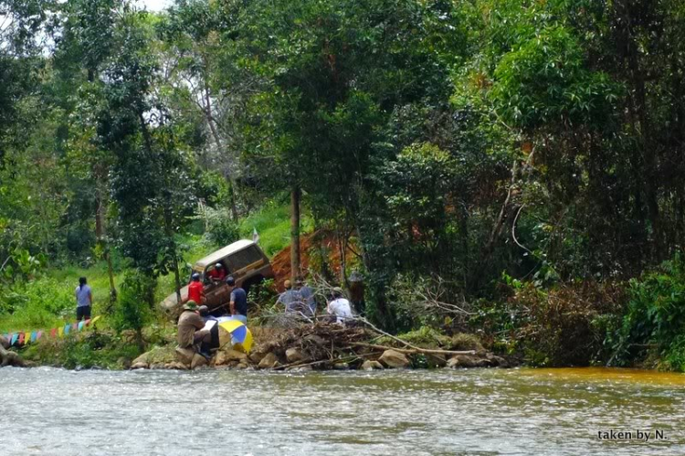 Hình ảnh từ cổ động viên tham dự giải đua xe ô tô địa hình Sài Gòn -SAT 2012