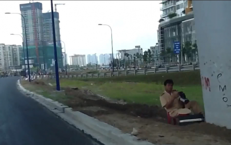 Ngã 3 Cầu vượt Cát Lái - Tại sao vẫn nhiều bác tài bị bắn hạ tại đây?