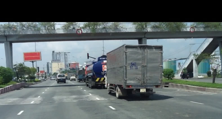 Ngã 3 Cầu vượt Cát Lái - Tại sao vẫn nhiều bác tài bị bắn hạ tại đây?