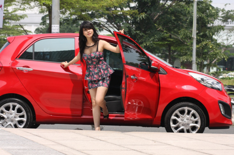 CHỦ NHẬT GIRL XINH LƯỢN PHỐ CÙNG PICANTO