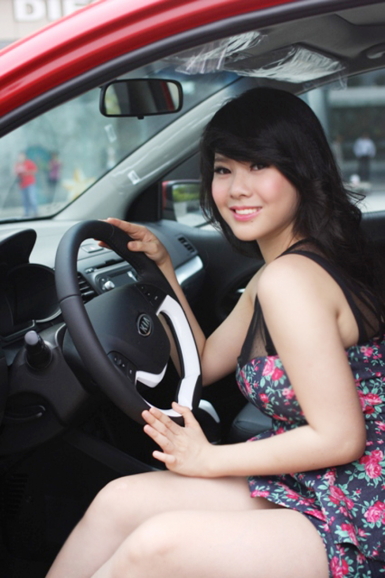 CHỦ NHẬT GIRL XINH LƯỢN PHỐ CÙNG PICANTO