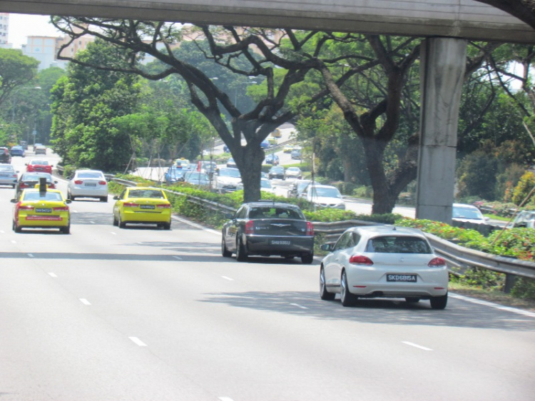 Xe vs "siêu xe"...Singapore được săn bởi...ridervietnam ^^ :)