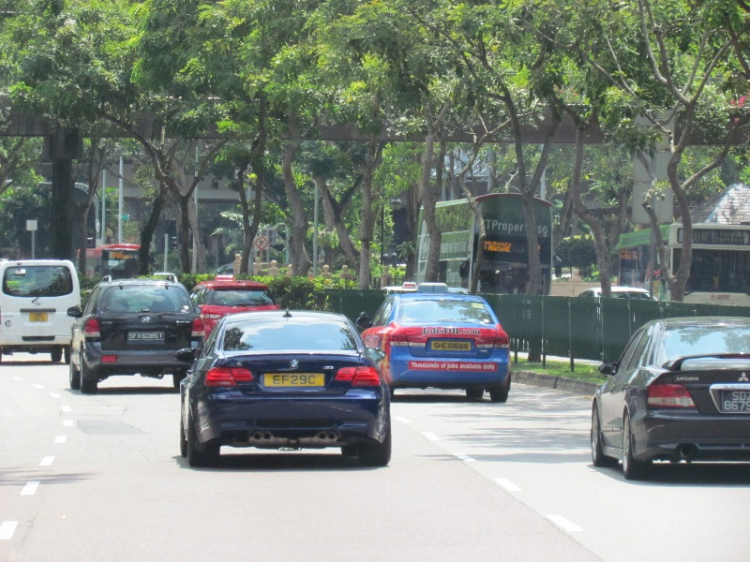 Xe vs "siêu xe"...Singapore được săn bởi...ridervietnam ^^ :)