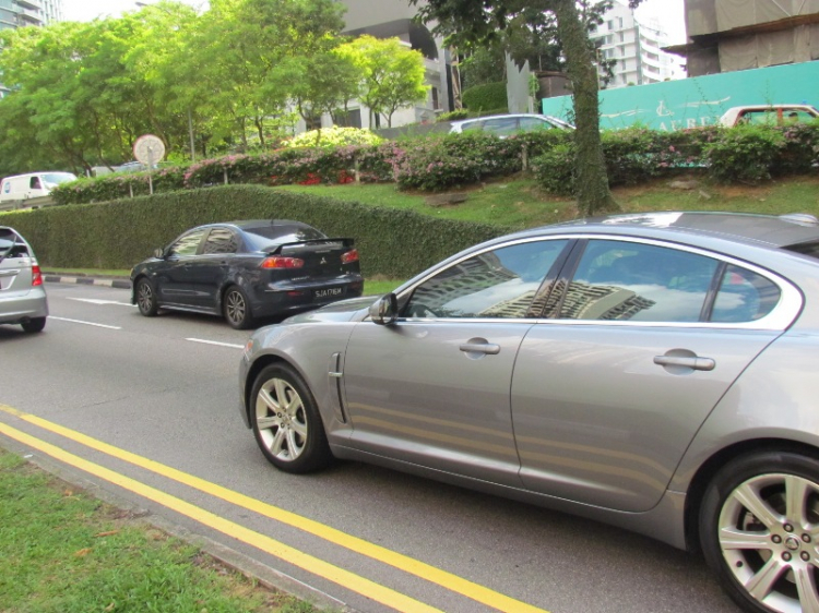Xe vs "siêu xe"...Singapore được săn bởi...ridervietnam ^^ :) Xe vs "siêu xe"...Singapore được săn bởi...ridervietnam ^^ :)