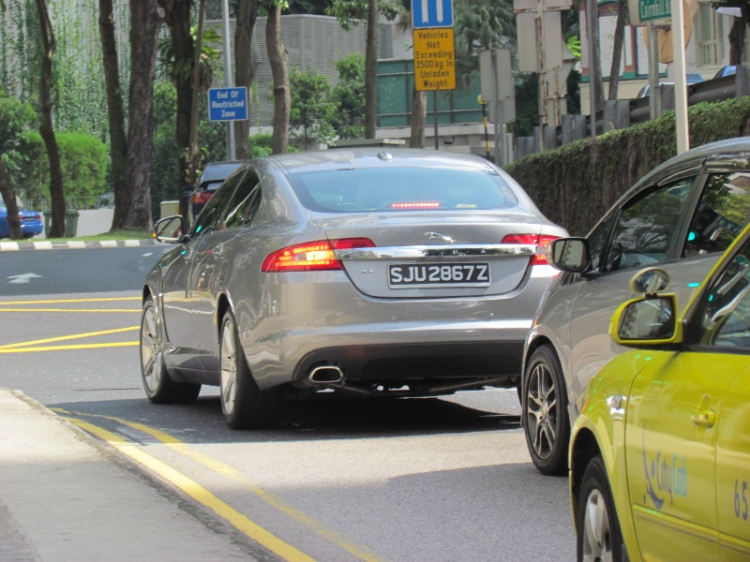 Xe vs "siêu xe"...Singapore được săn bởi...ridervietnam ^^ :)